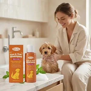 Flea and Tick Shampoo for Pets, Gentle Cleaning, Removes Odors, Smooths and Fluffs Pet Fur, Daily Use, Portable Pet Care