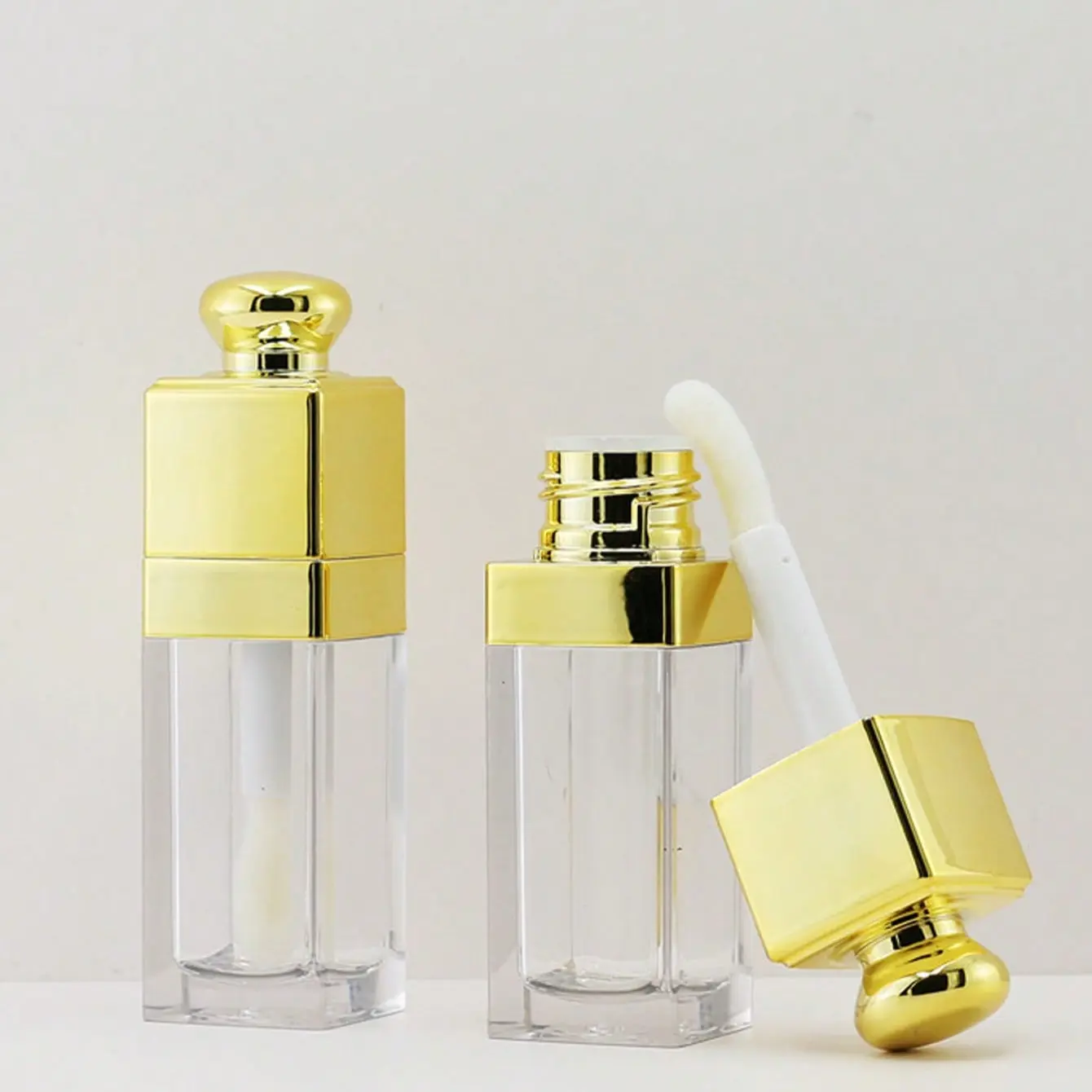 Empty Lip Gloss Tubes with Brush Head, 8ML Transparent Lip Color Containers, Gold/ Lipstick Tubes, Women Girls Makeup, Organiser, Travel Storage, Refillable Design, Storage Bottles