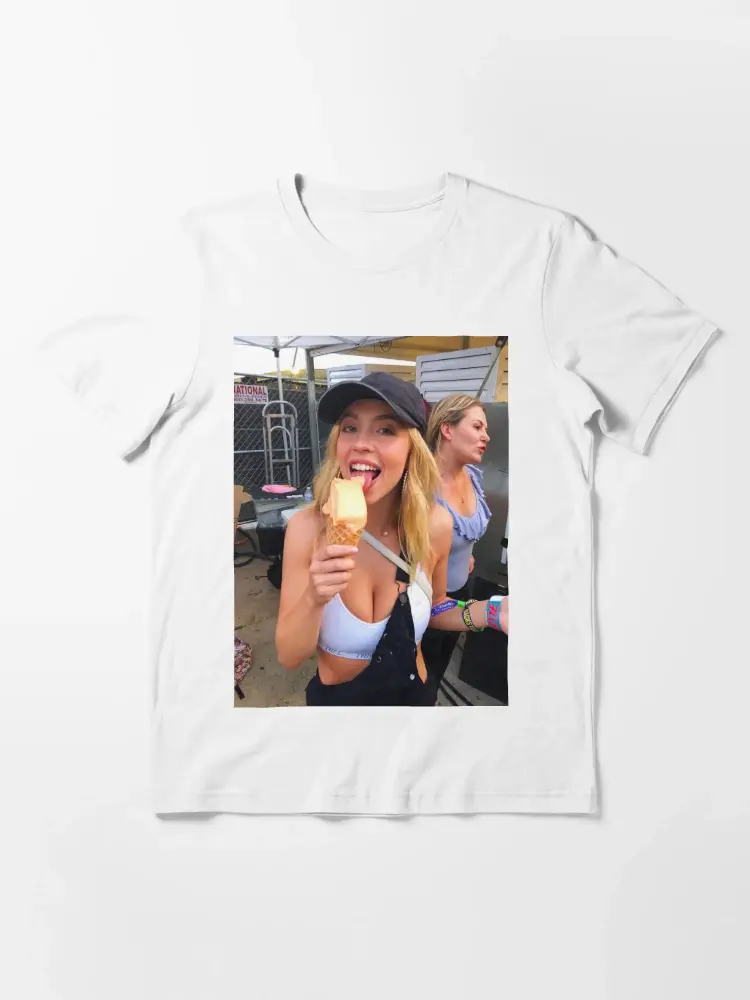 Sydney Sweeney Essential T-Shirt 1