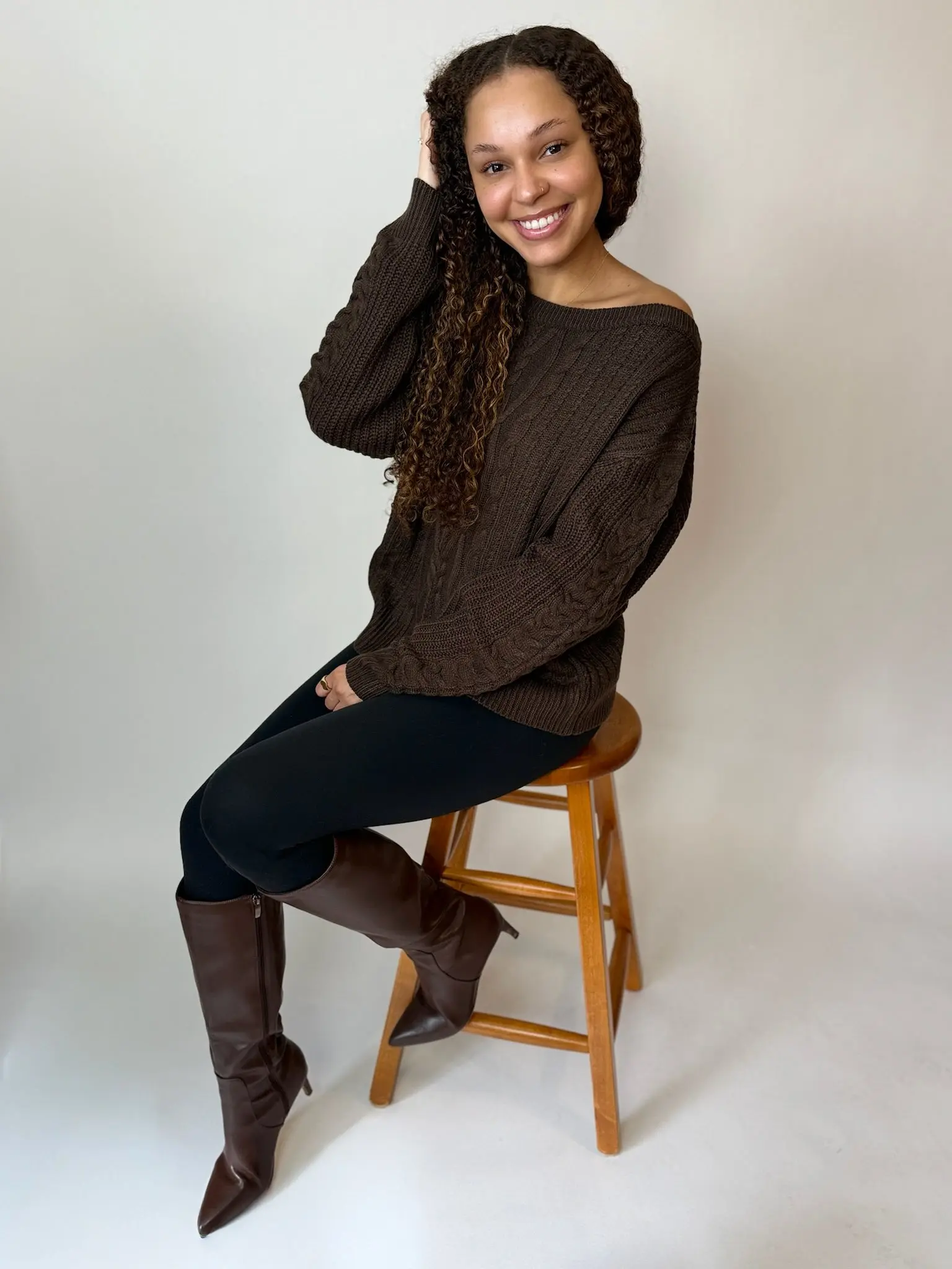 TORI OVERSIZED CABLE KNIT SWEATER (BROWN)