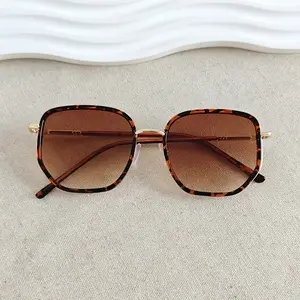 1PC Women Teens Retro Oversized Square Sunglasses, Tortoise Shell Acetate & Gold Alloy Frame with Gradient Brown UV400 Lens, for Daily, Beach & Festival, Ideal Summer Vacation Gift