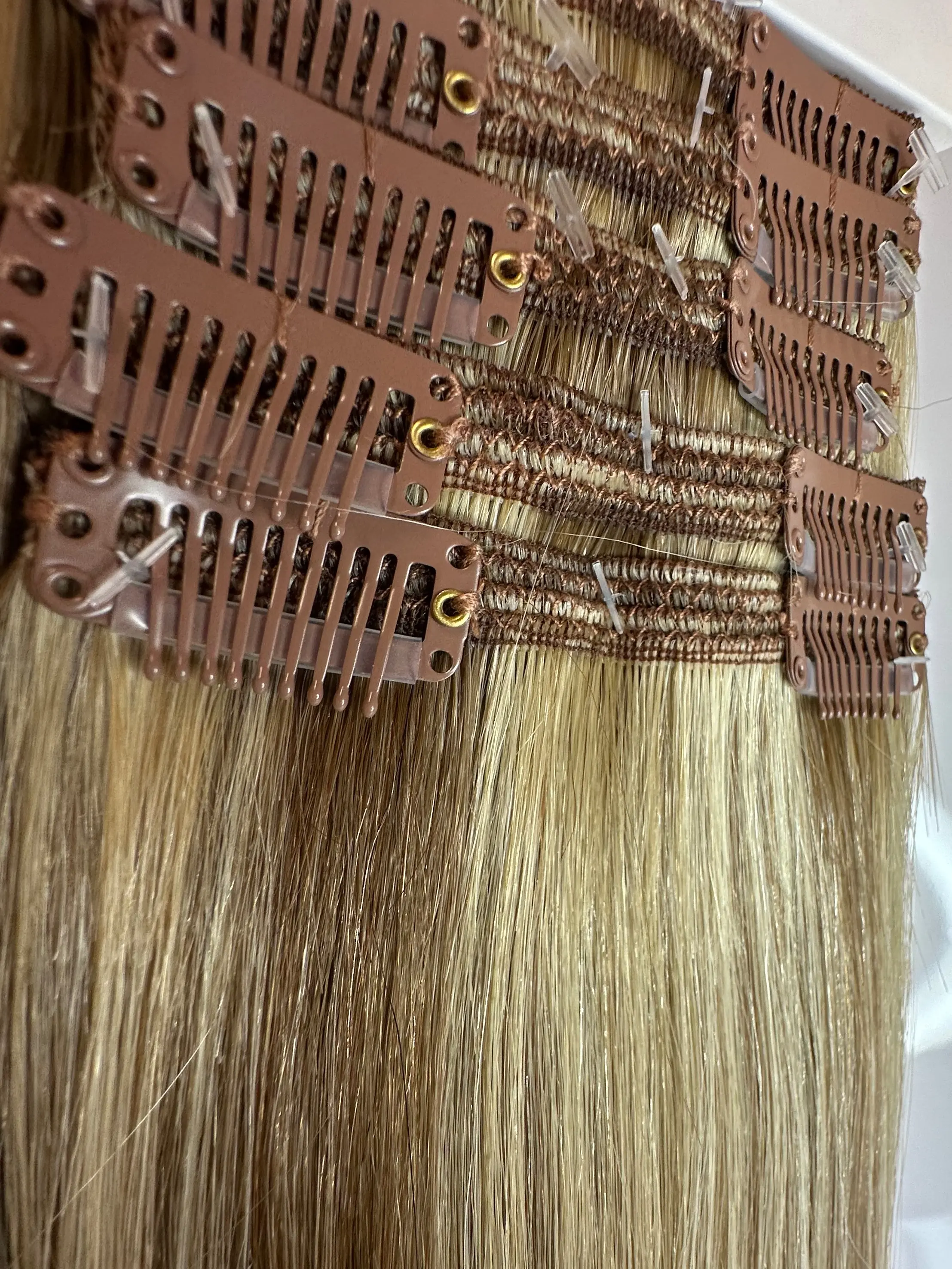 Human Blend Hair Extensions 22” | Color #612 (Warm Highlight Blend)