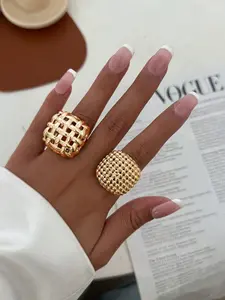 2 Pcs Personalized Geometric Metal Hollow Rings, Unique Design Zinc Alloy Ring, Casual Style for Women, All Seasons Wear, Stackable Rings Set