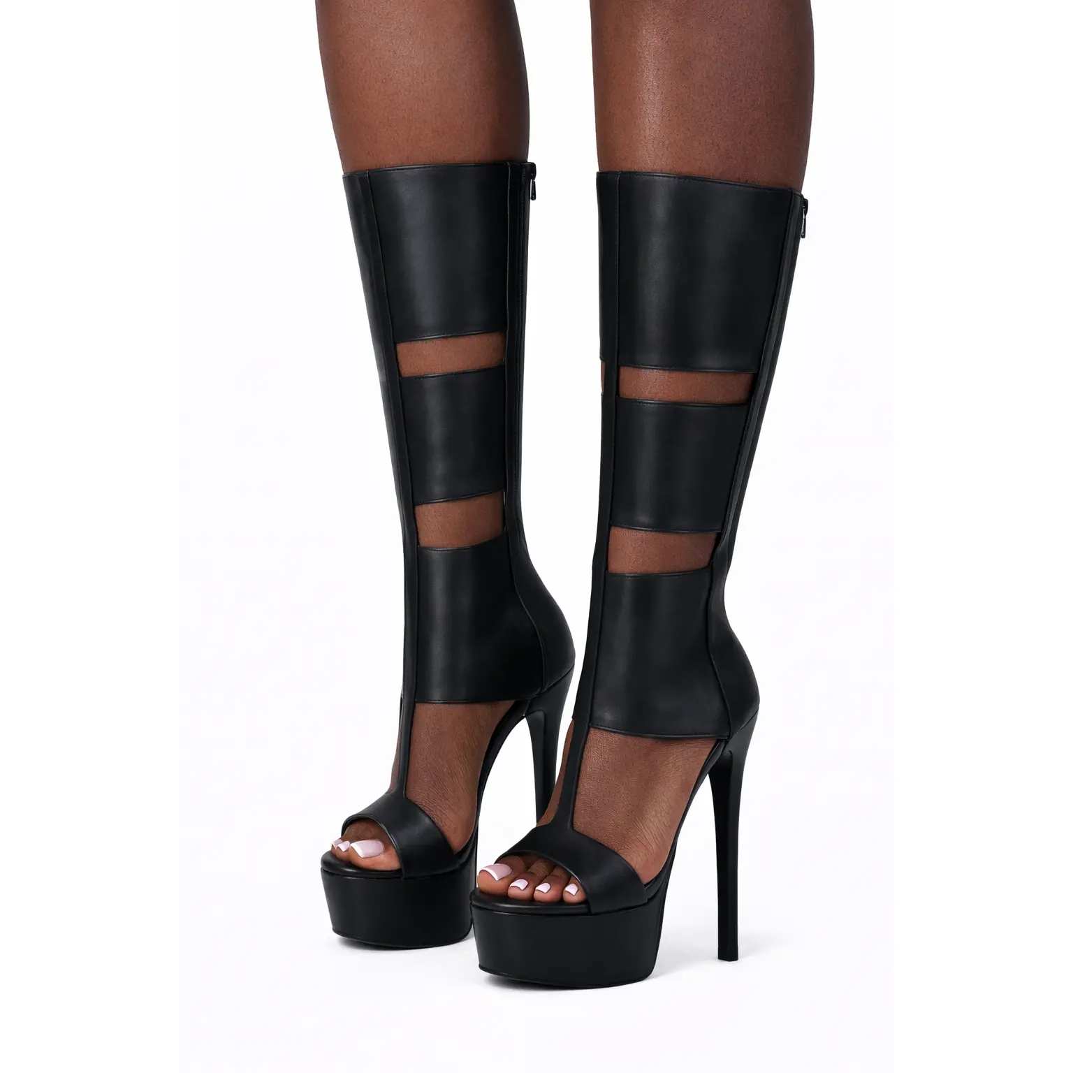 “Fatal Bandage Platform Heels”