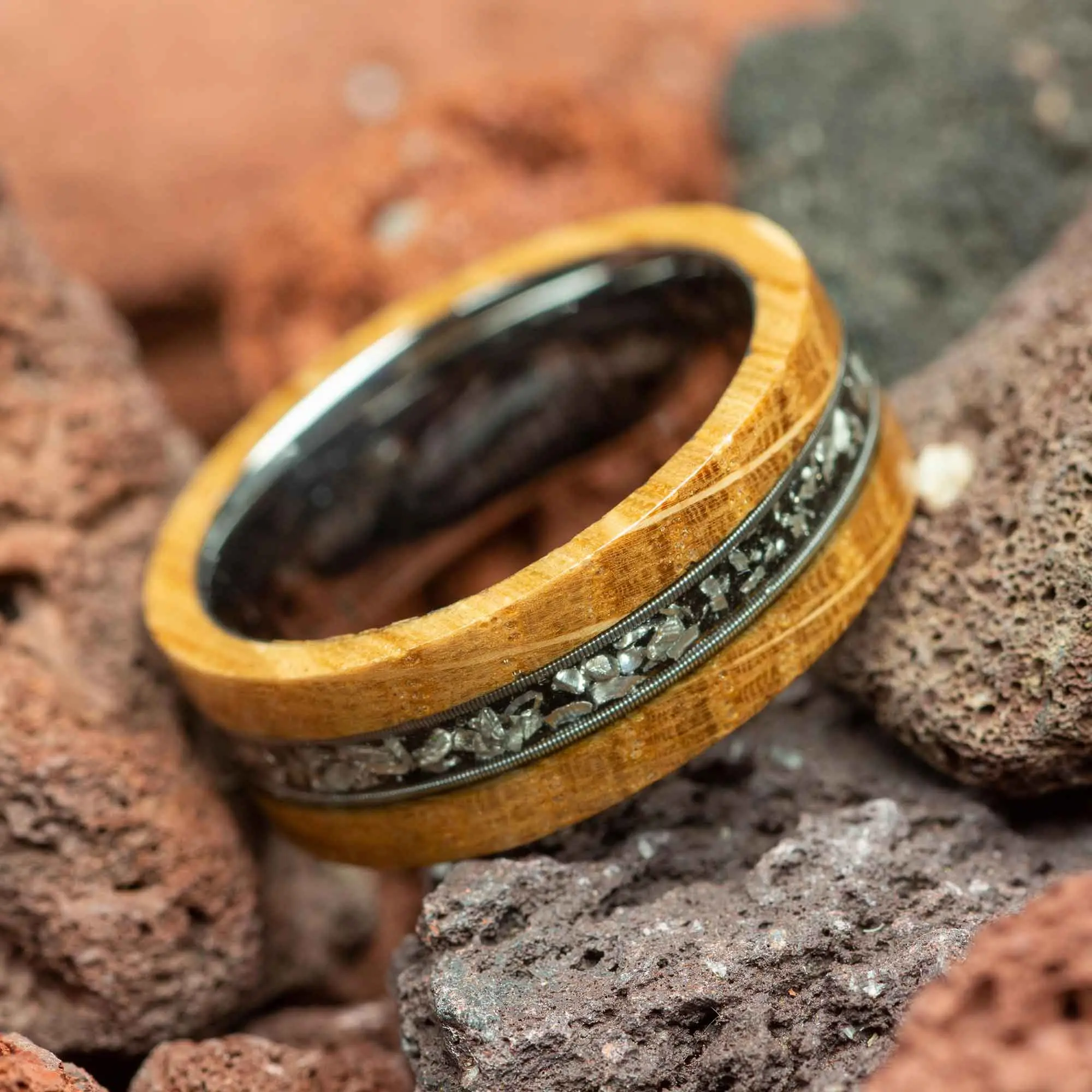 Guitar String Meteorite Whiskey Barrel Wood Gunmetal Men's Tungsten Ring - 8mm
