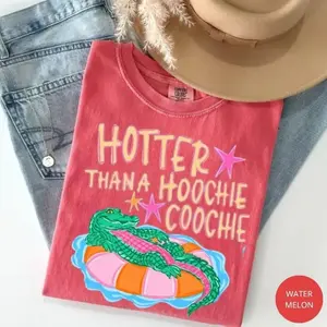 Women's Comfort Colors Hotter Than A Hoochie Coochie Gator Tee - Comfortable Oversized Streetwear T-Shirt, Funny Retro Alligator Graphic, Casual Unisex Everyday Fit Cotton Top, Summer Beach Gift for Her