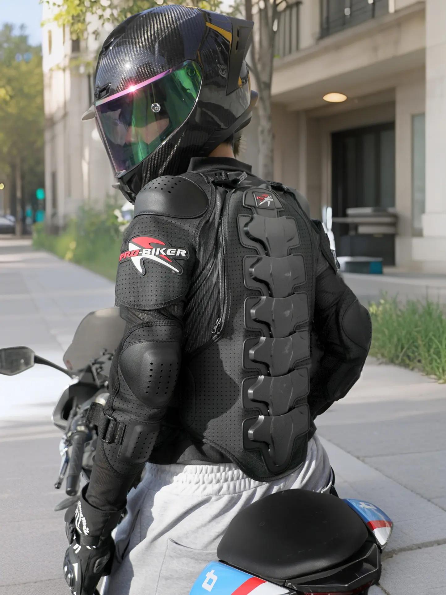 Lightweight motorcycle protective jacket for summer, mesh fabric breathable and sweat-free, unisex anti-collision soft armor for motorcycling