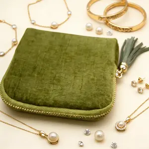 Green Velvet Jewelry Pouch with Tassel | Mini Zipper Travel Jewelry Case | Cute Velvet Coin Purse for Earrings Rings Necklaces | Portable Jewelry Organizer Bag #JewelryPouch #TravelJewelryCase