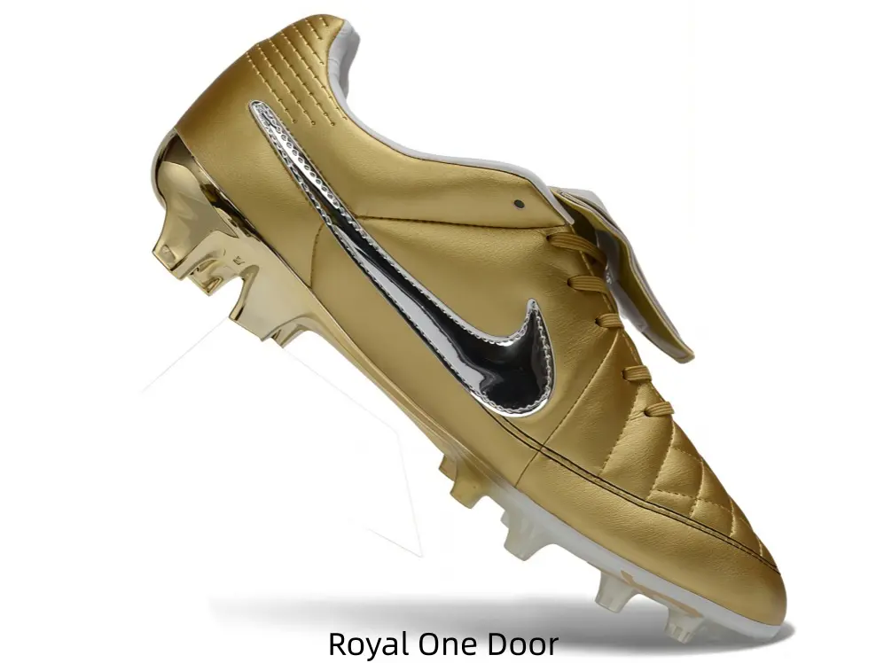 Smooth Touch Cleats, User-Friendly Sports Footwear for Grass Field Daily Workout