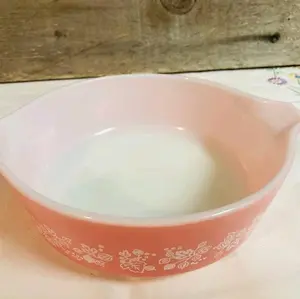 daisy pink pyrex casserole dish
