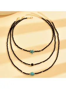 3 pieces. Ladies' fashionable necklaces with collars. Summer beach and sandstone-style black gemstone and round pearl inlaid necklaces in Bohemian and cool styles. Multi-layered and worn together in black.