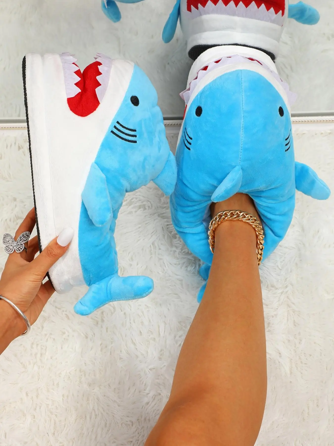 Women's Cute Cartoon Shark Design Plush Slippers, Casual Soft Comfortable Home Slippers, Warm Slippers for Indoor & Outdoor Use for Fall & Winter, Slipper Shoes