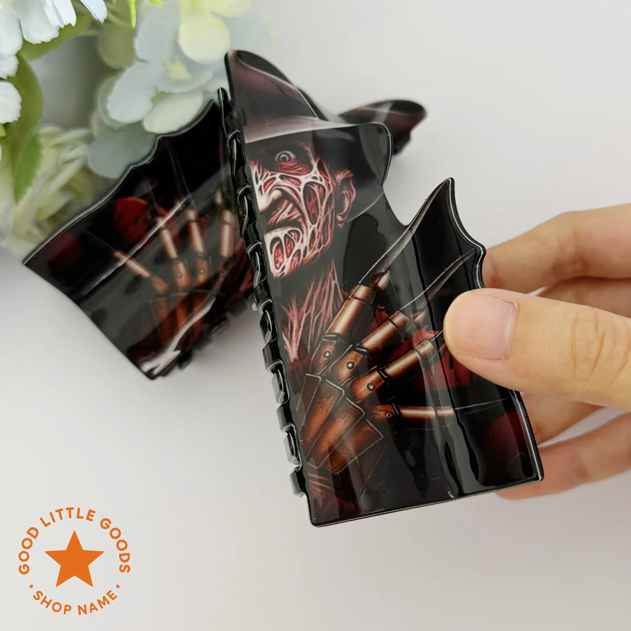 Freddy-Klaw Fun Horror Character Double-Sided  Claw Hair Clips - Halloween Hair Accessories for Women, Girl, gf, bff,  FallFreshness, Bold Designs for Daily Wear