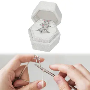 Multifunction Crochet Ring Adjustable Cat Design Yarn Guide Knitting Loop 2PCS with Box
