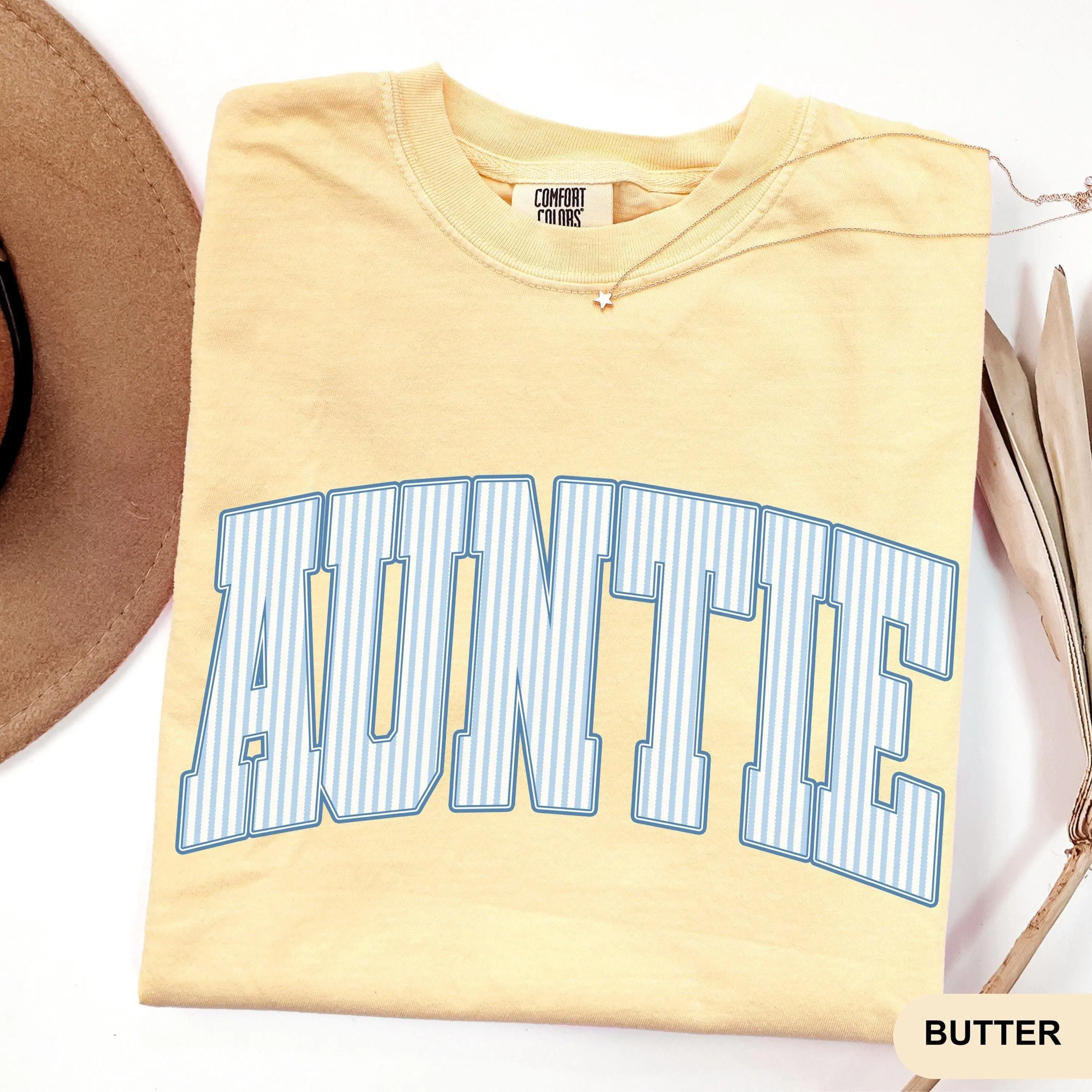 Auntie Shirt, Aunt Shirt, Plaid Auntie, New Aunt Gift, Pregnancy Announcement, Gift for Aunt, Pregnancy Reveal to Aunt