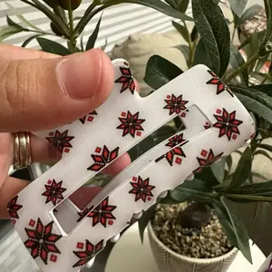 Tatreez pattern print claw clip