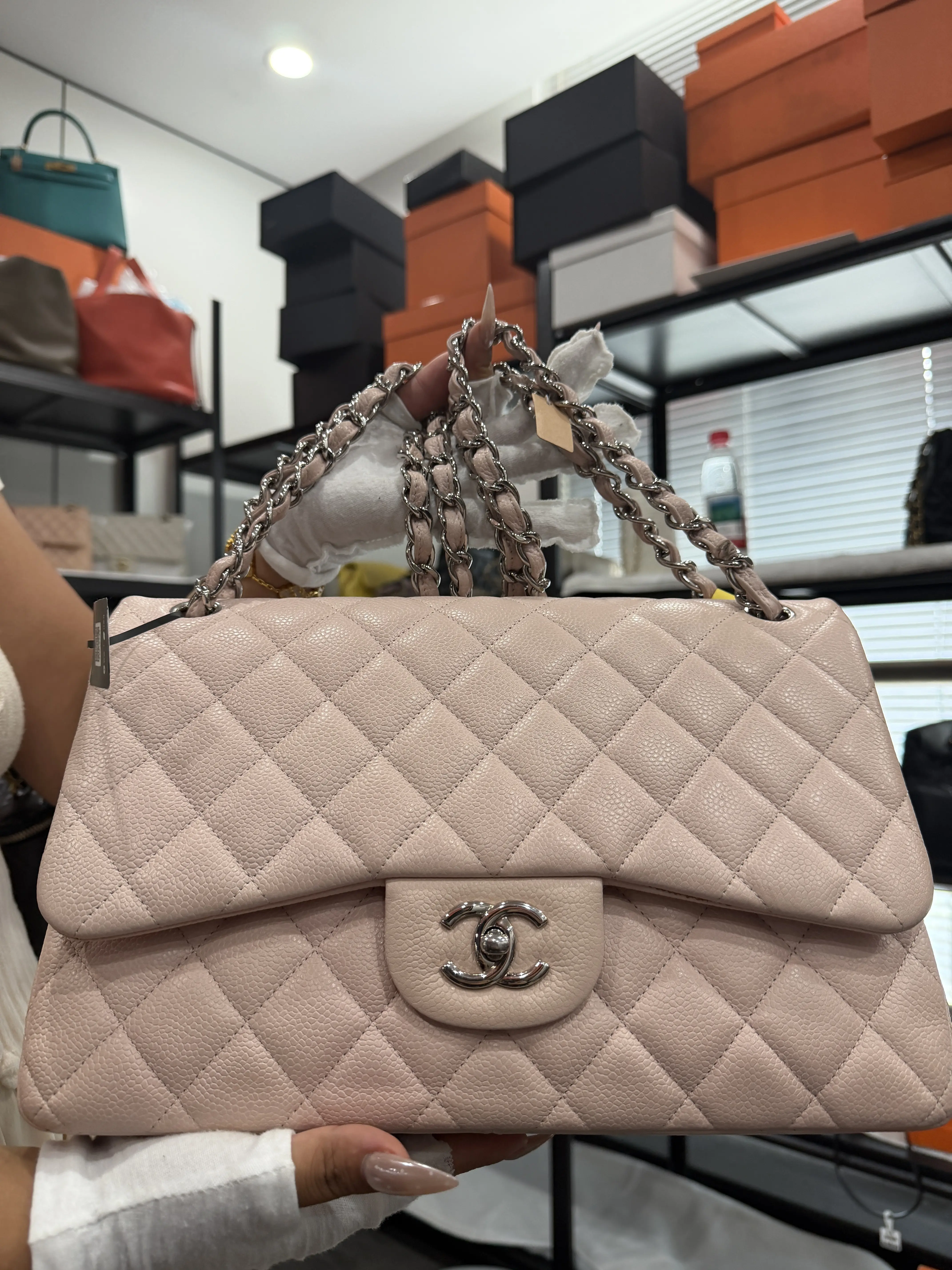 Pre-owned CHANEL jumbo caviar pink