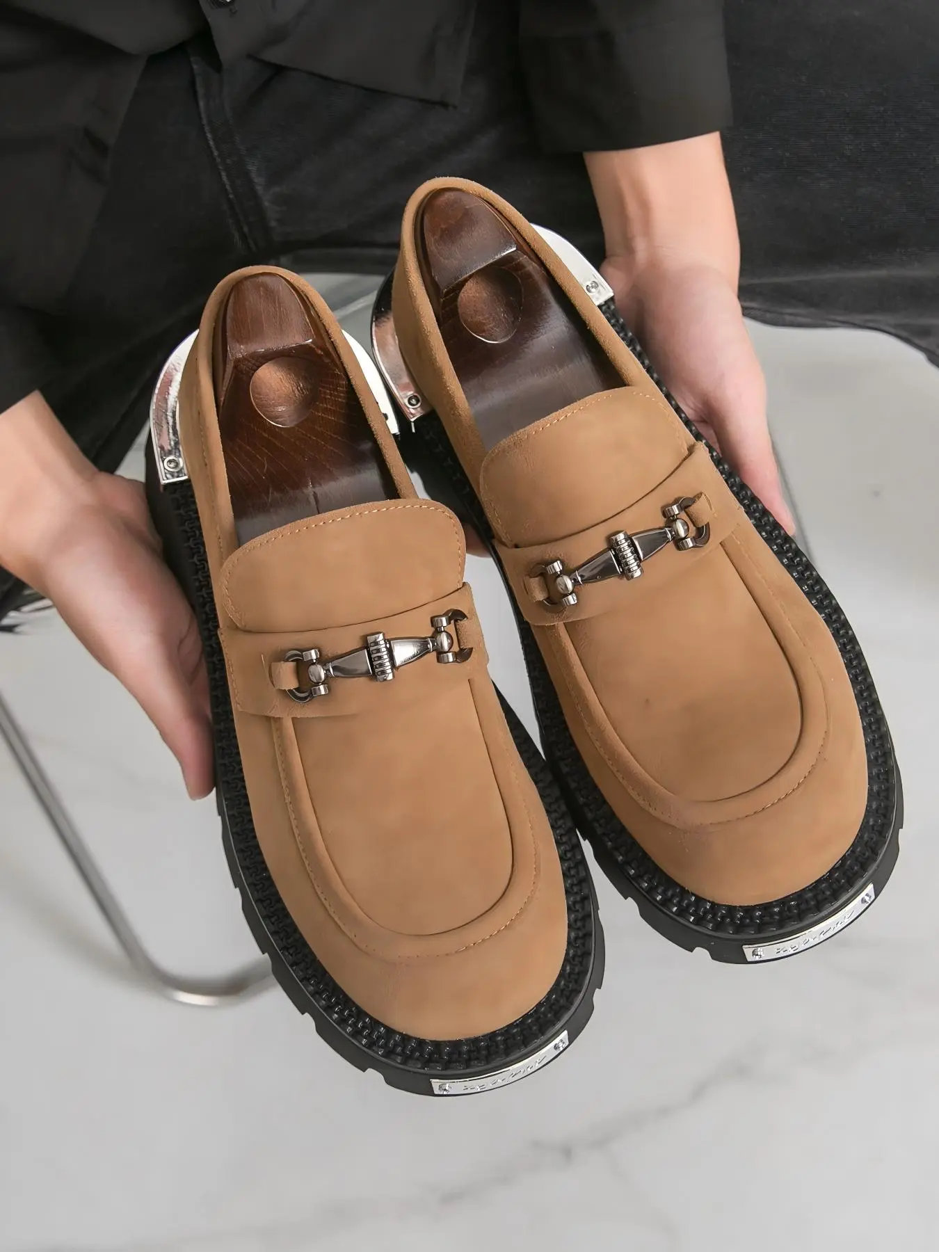 Men's Suede Loafers Thick Rubber Sole Casual Flat Shoes, Wear-Resistant Fashionable All-Match Design, Stylish Buckle Fastening for Comfort & Durability