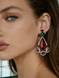 1 pair of vintage elegant diamond pendant long earrings, fashionable jewelry accessories, suitable for daily wear, vacation dates, and other occasions, and also a surprising and exquisite small gift.