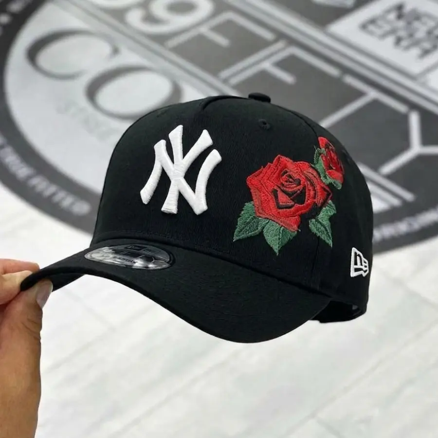 New Era MLB NY Yankees Snapback Hat – Adjustable Curved Brim Baseball Cap with Premium Retro Streetwear Design