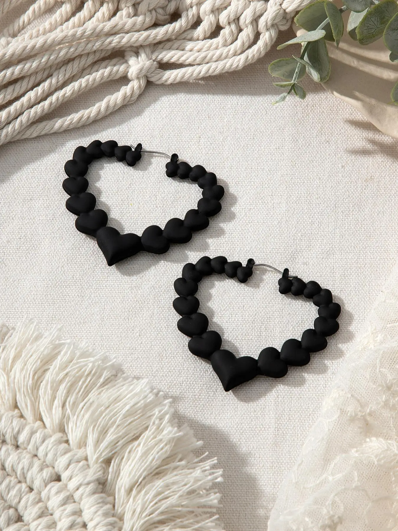 Heart Shaped Hollow out Hoop Earrings (1 Pair), Fashionable Jewelry for Women, Casual Jewelry for Party, Daily Clothing Decor, Trendy All-match & Exqu