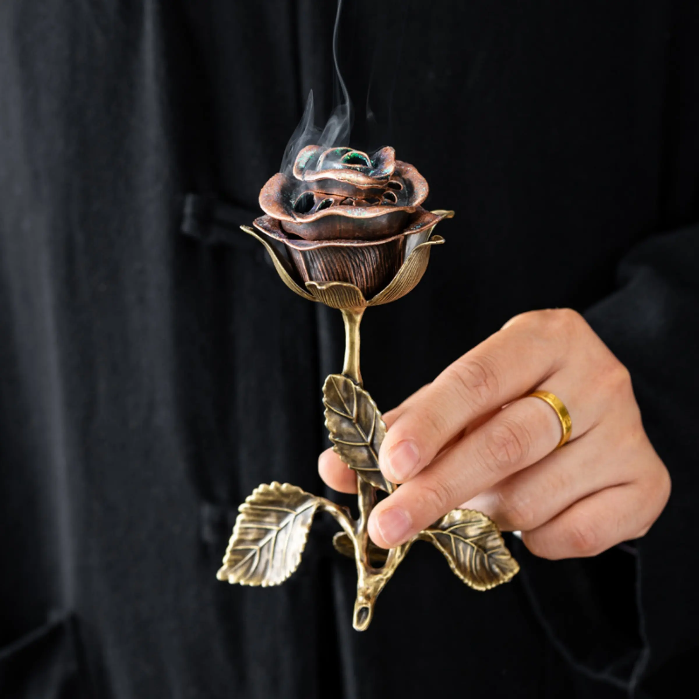 1 pc Rose-Scented Incense Burner, Incense Holder, Feng Shui Decorative Item for Meditation, Yoga and Home Fragrance, Desktop Ornament and Valentine's Day Gift