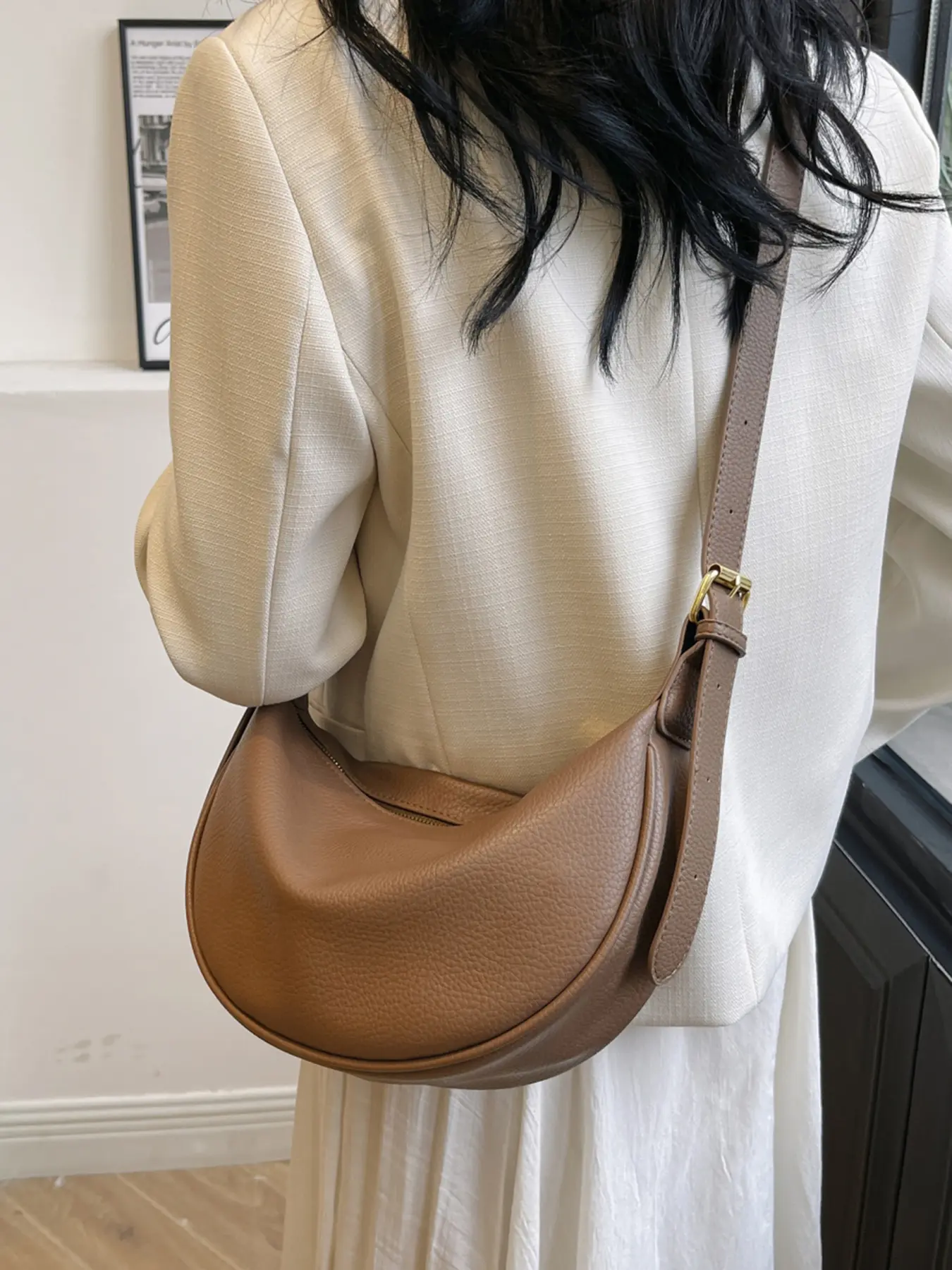 A multifunctional adjustable shoulder bag and crossbody bag suitable for casual women, with a crescent shaped design for office and daily use, Half Moon Purse, crossbody bags, Crossbody Shoulder Purses