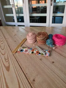 Floral DPN Holder – Double Pointed Needle Holder – Knitting Needle Cozy
