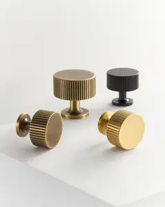 RAVELLO FLUTED ROUND SHAPE KNOB