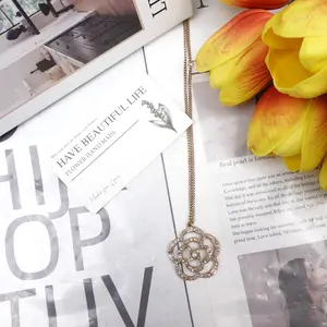 Pre-owned Chanel Gold tone Flower Diamond&Pearl Necklace T10236198