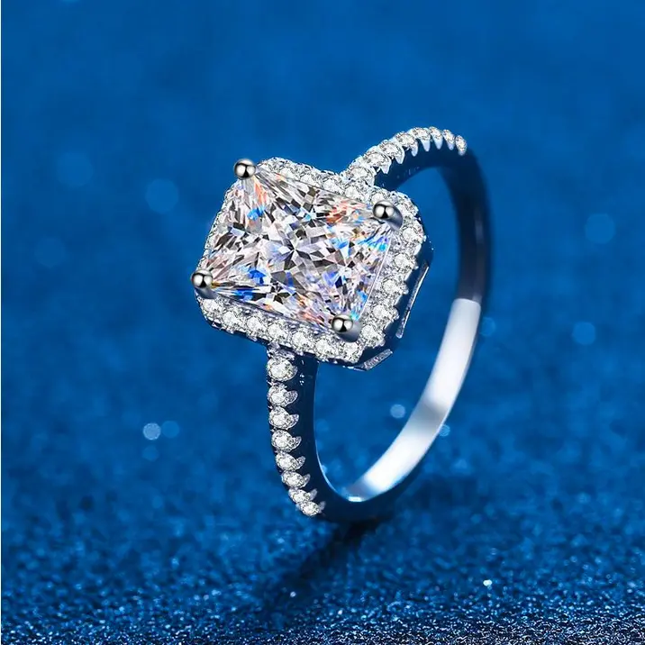 925 Sterling Silver 18K 1CT Emerald Cut Moissanite Gemstone Ring