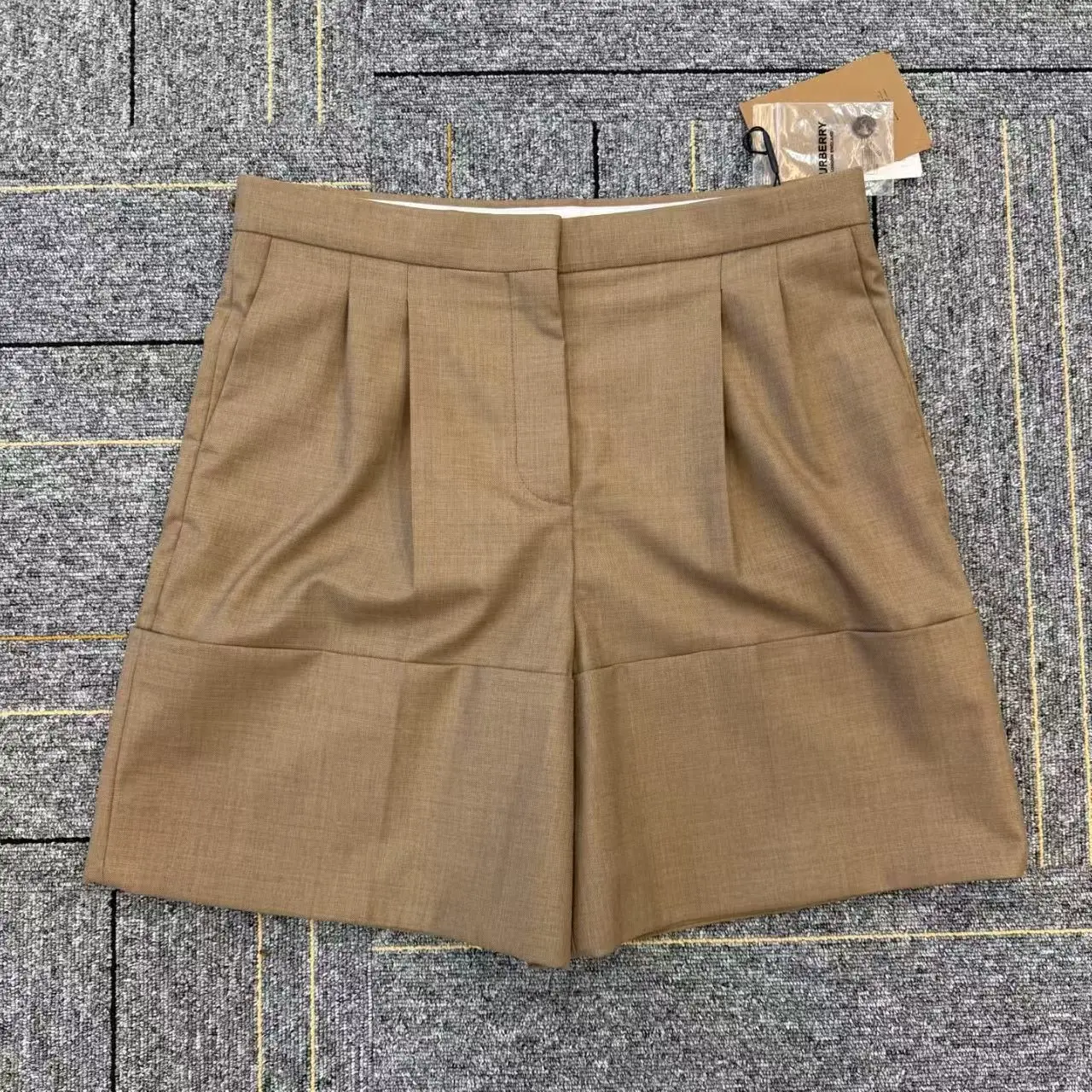 Pre-owned Burberry Shorts for Women – Size 38 – Classic Designer Shorts N24154593