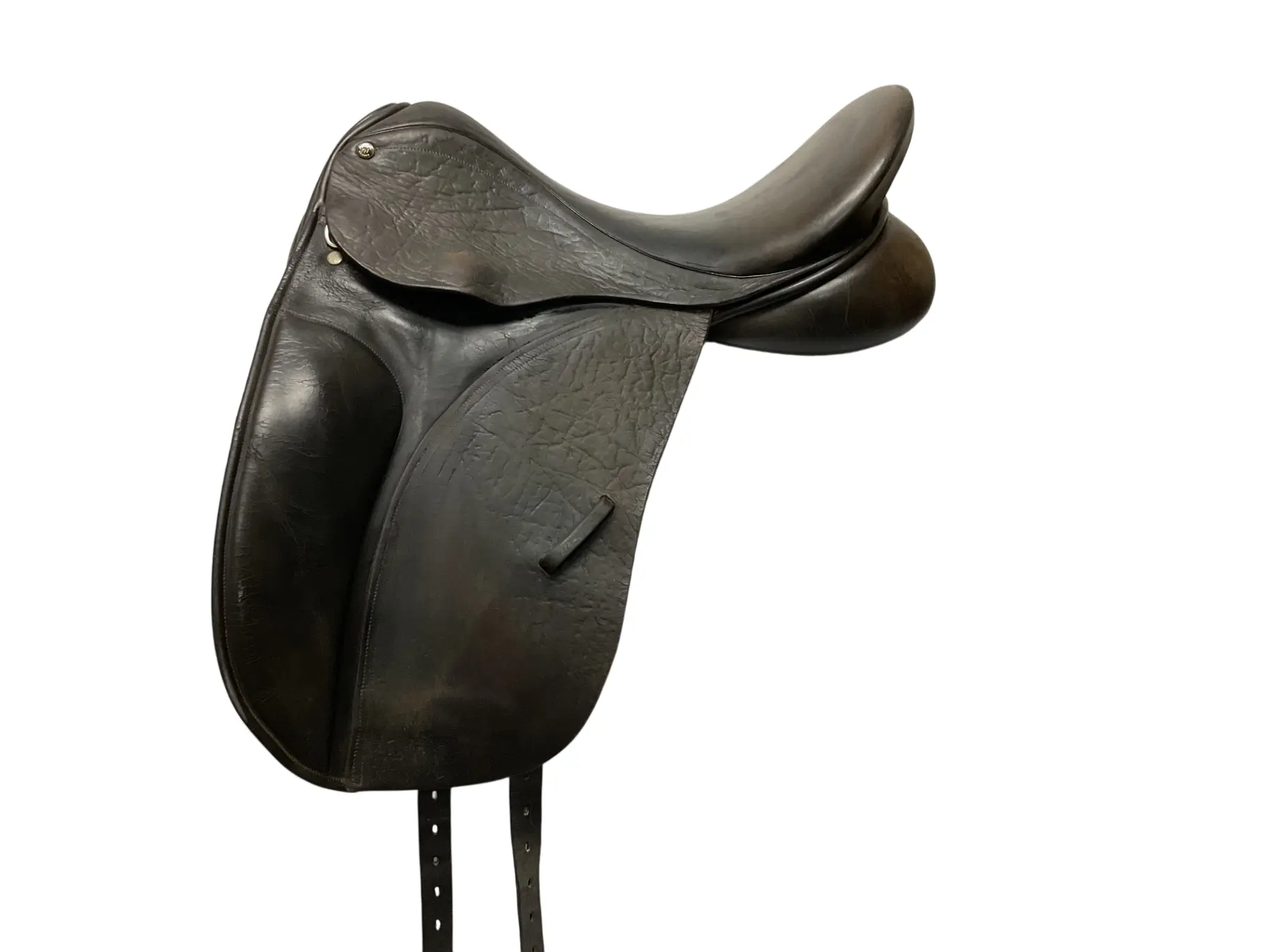 County Saddlery Connection Used Dressage Saddle, 17.5" Deep Seat, Narrow Tree, Solid Leather with Flocked Panels and Wither Gussets, Equestrian Sport, Seat Depth