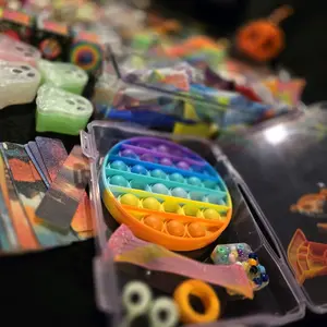 Fidget box: sensory and fidget items in a 5x7 box