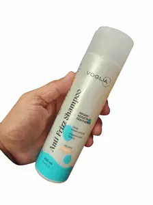 Voglia Anti-Frizz Silicone-Free Haircare Cleanser, 240ml Liquid Shampoo for Adults - Daily Flawless Cleansing, Hydrate, Moisturize, Frizz Control, Moisture-Locking Spray Bottle