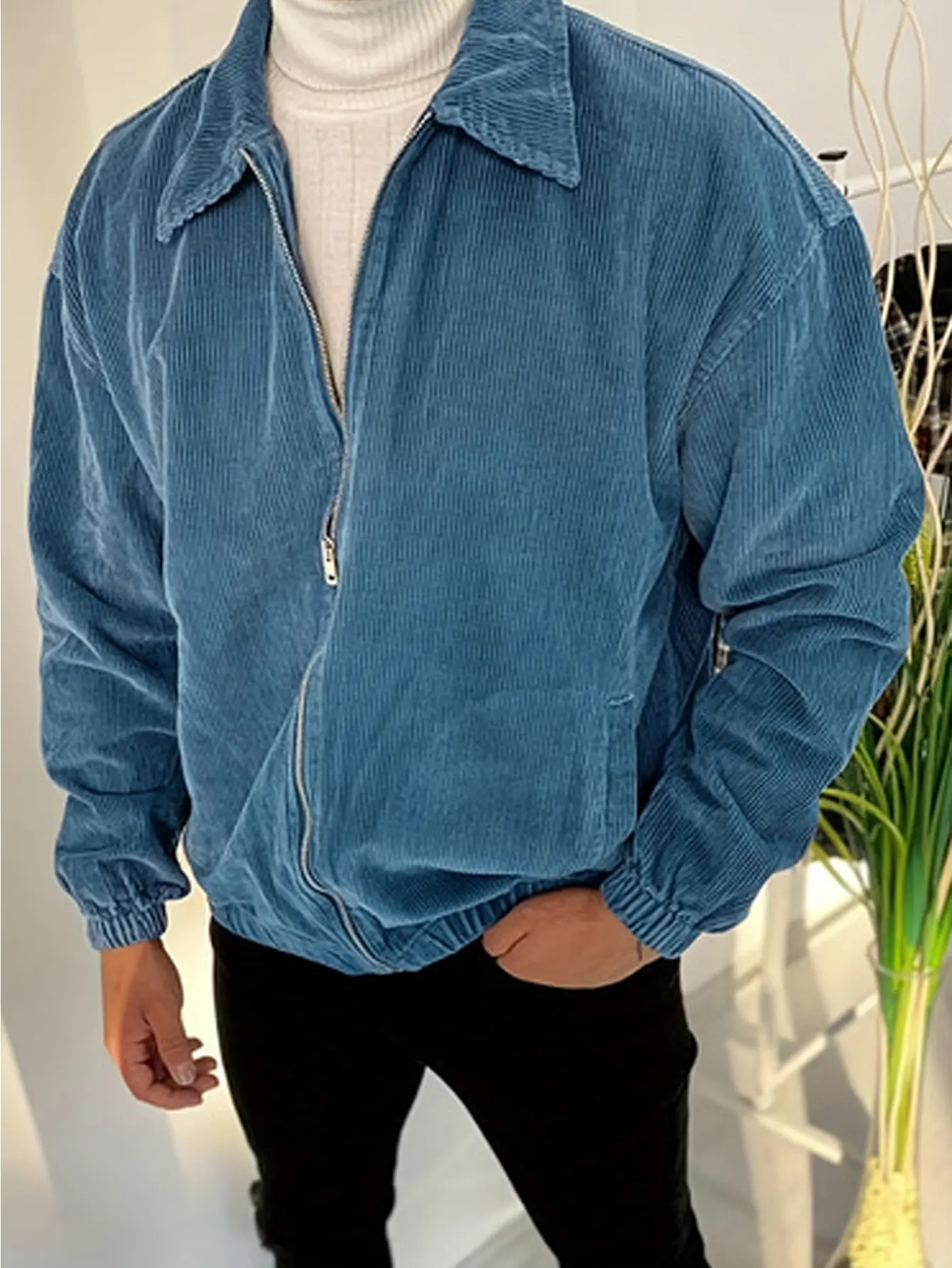 Men's Zip-Up Corduroy Jacket - Turn-Down Collar, Vintage Textured, Soft Skin-Friendly Garment, Ideal for Commuting, Shopping - Menswear Tops for Everyday Outings, Smooth, Minimalist, Ribbed