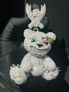 Ice crystal granule inlaid with diamonds 3D cartoon bear pendant gold-plated hip-hop style round brilliant cut artificial gemstone hip-hop pendant festive celebration gift