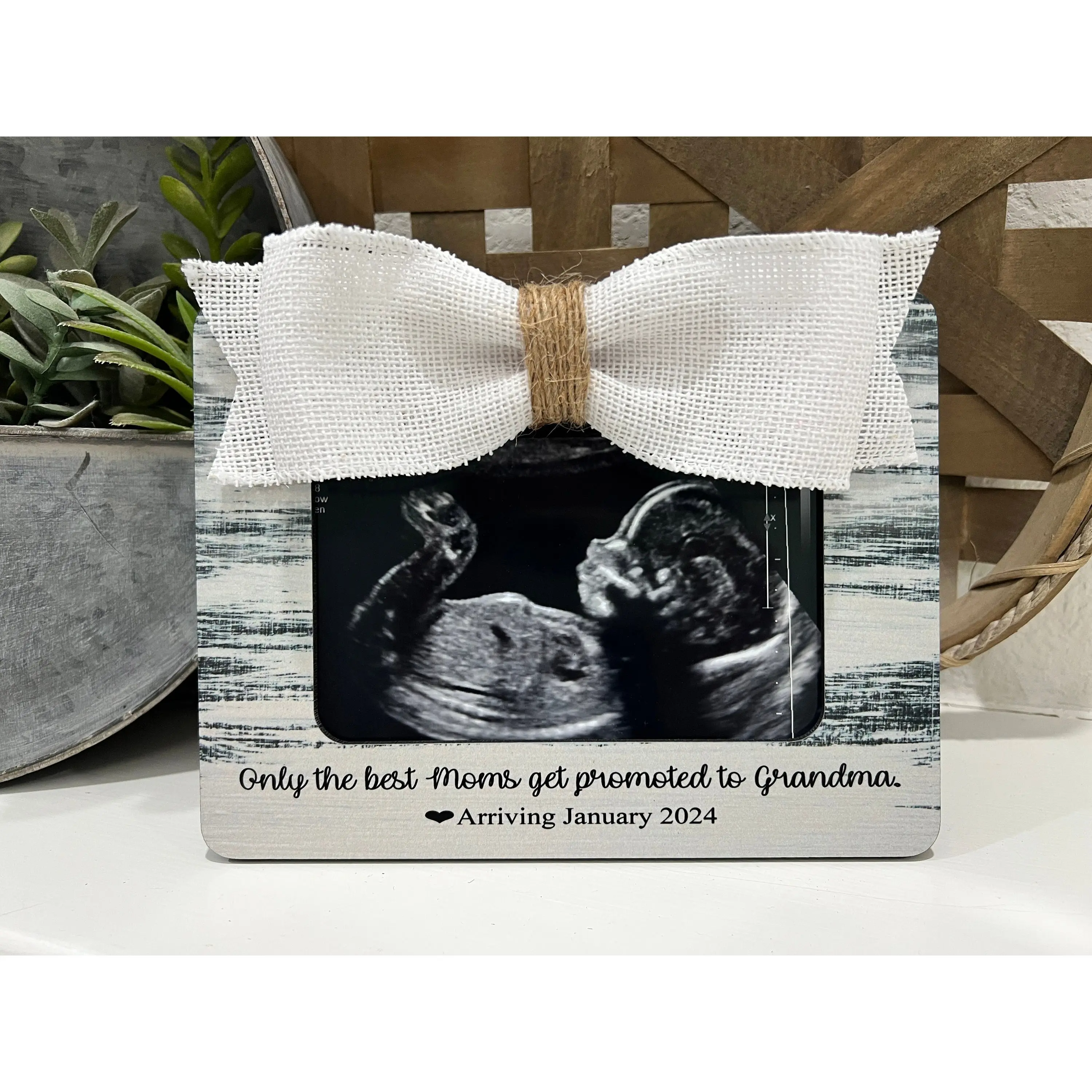 Only the Best Moms Get Promoted to Grandma Frame, Pregnancy Reveal to Mom, Baby Announcement Gift, Grandma to Be Picture Frame