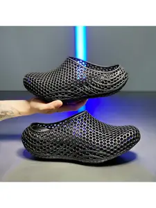 3D printed breathable integrated sandals with soft soles, non-slip mesh shoes for men and women, couple's style, suitable for home and outdoor wear, closed-toe clogs