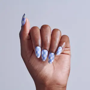 KISS CORE Design Press On Glue Nails - Credit