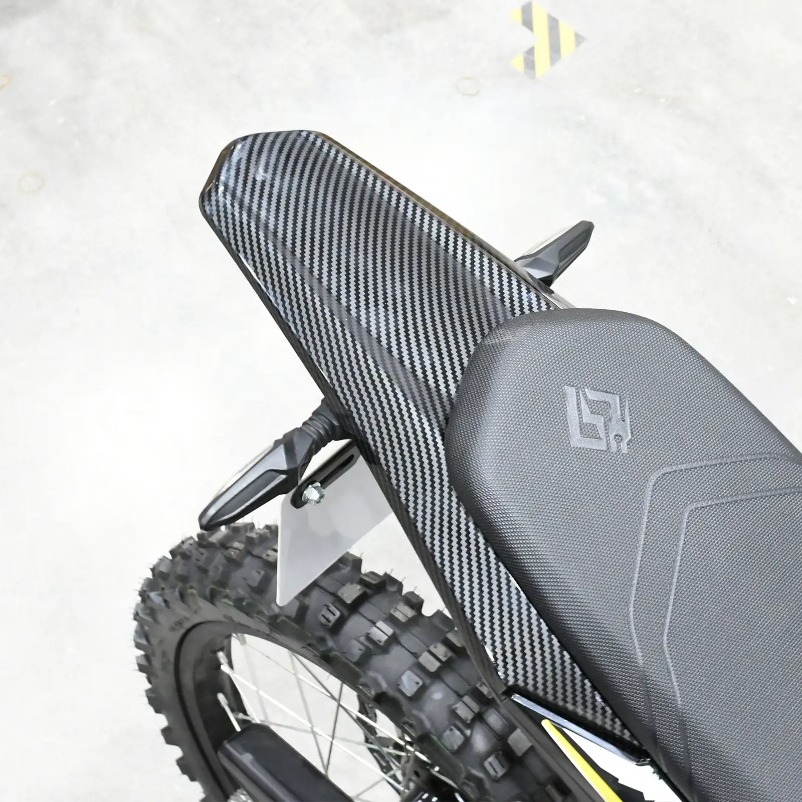 Glossy Plastic Water Transfer Rear Fender for Ultra Bee E-bike - 440x225mm Off-road Motorcycle Mud Flap, Water Blockage & Mudproofing Ebike Accessory