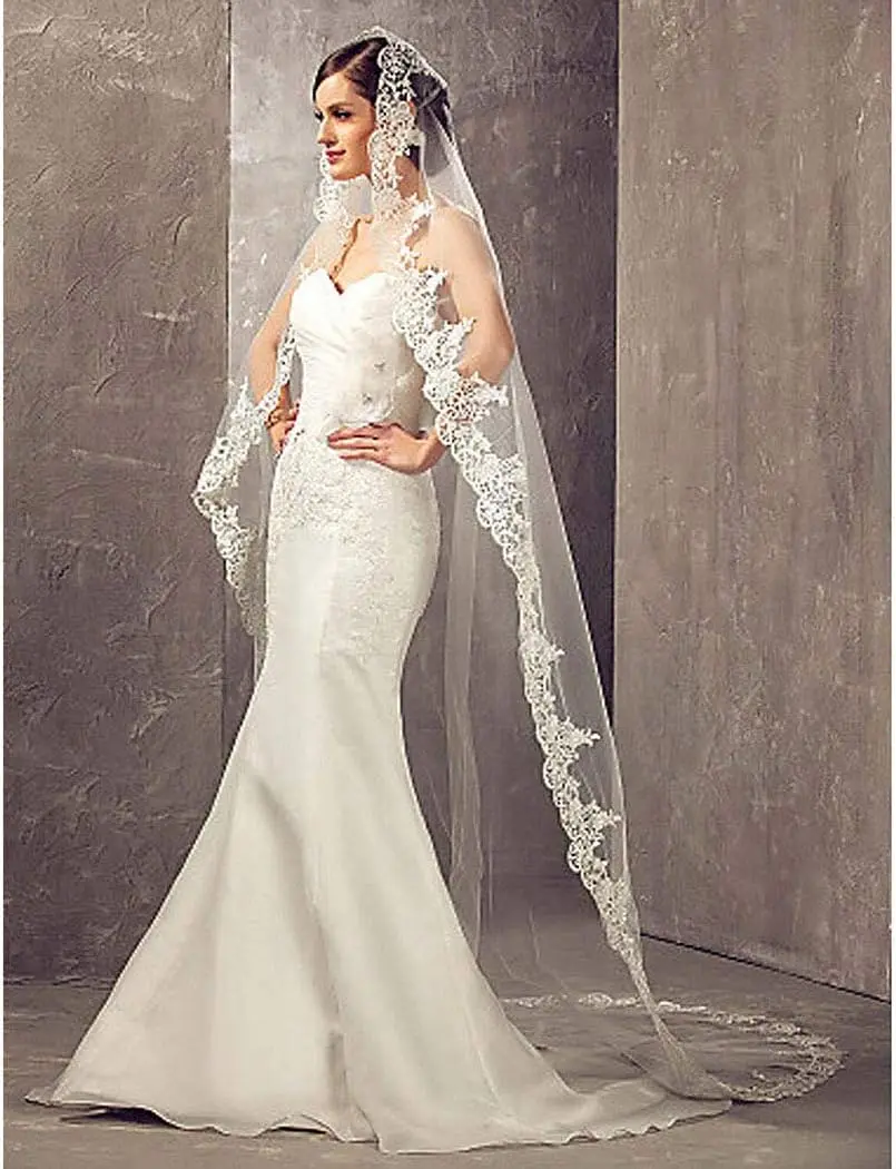 Wedding Bridal Veils Long Veil with Lace and Metal Comb at the Edge Cathedral Length wedding veil,bridal veil,cathedral veil,cathedral length veil,lace veil,lace edge veil,long wedding veil,