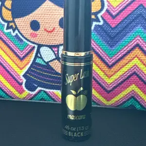 Black mascara by Apple Black mascara by Apple