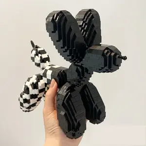 Doll Balloon Dog Building Blocks, Daily Decoration for Men and Women, Fashionable Full Match and Elegant Display, Birthday Party Gift