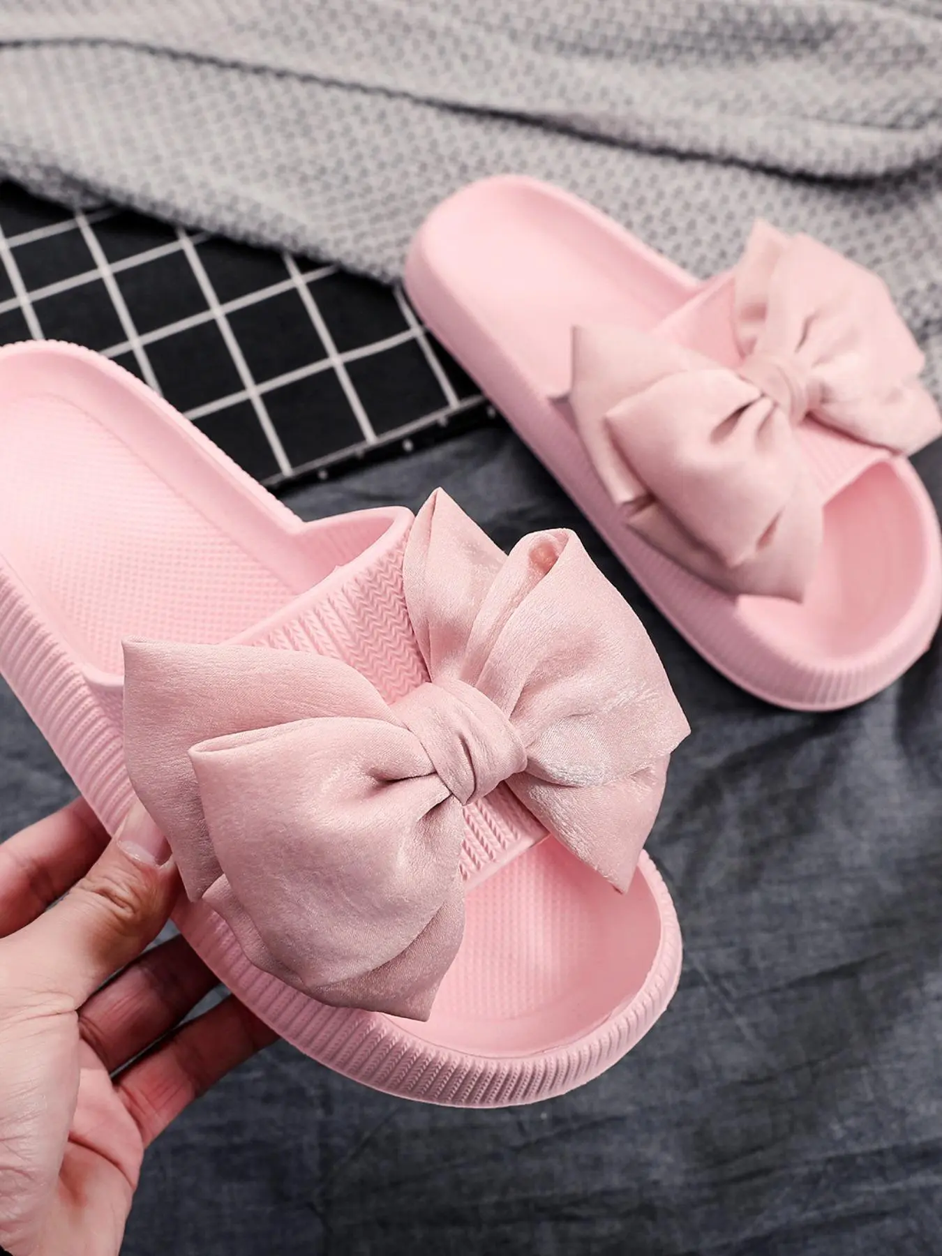 Summer New Thick Sole Anti-Slip Non Slip Design Comfortable Slippers, Casual Eva Material, Butterfly Knot Design, Ideal for Home, Beach, Bathroom