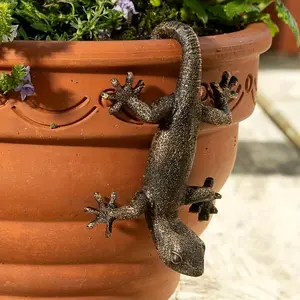 Bronze Color Gecko Wall Hanging Ornament Cute Cartoon Resin Animal Decor for Garden Patio Yard Outdoor Indoor Use All Season Weather Resistant Garden Accessories