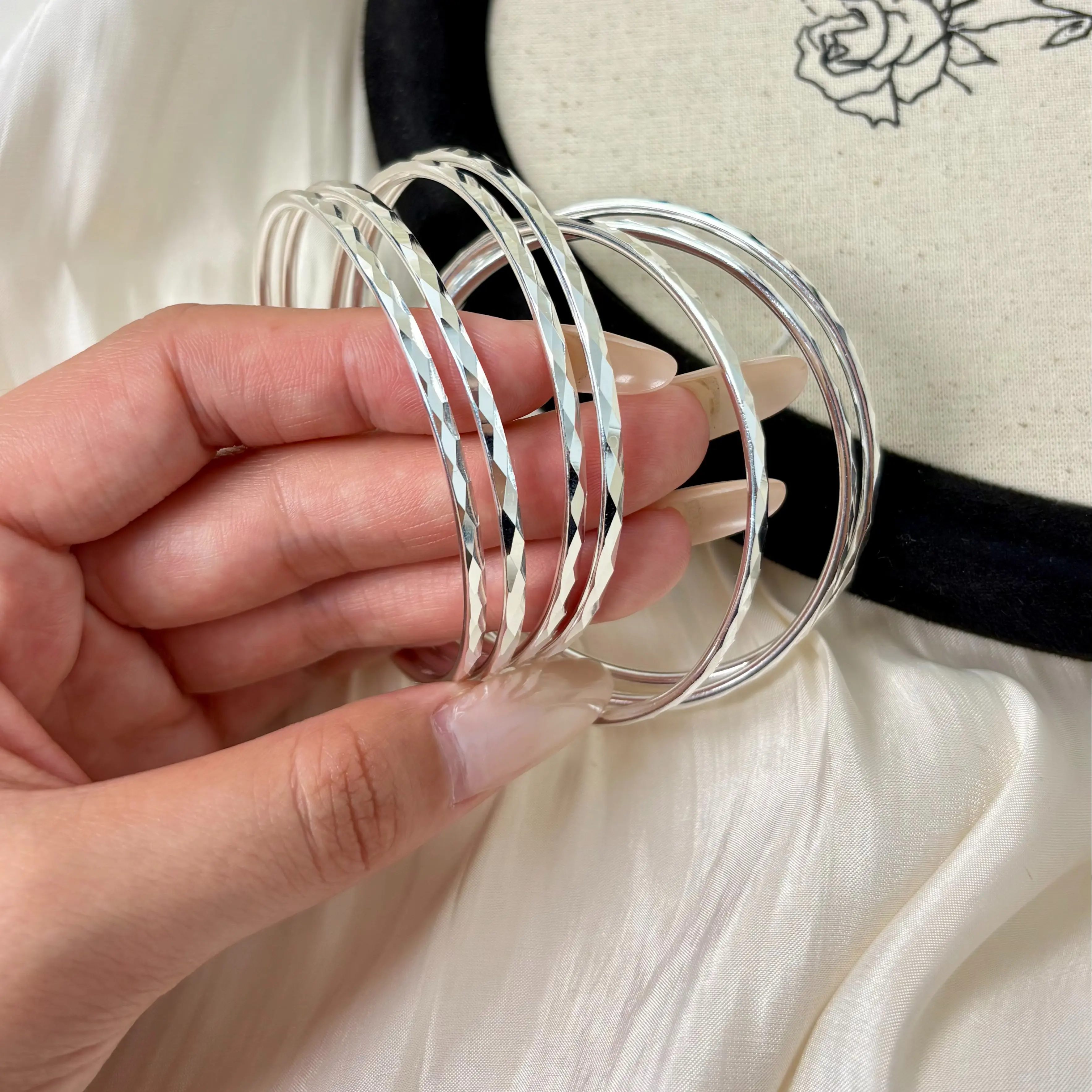 S925 Sterling Silver Women's "Seven Days of Good Luck" Bracelet — Handcrafted Interwoven Seven-Ring Chain, Classic Rolling-Ring Bangle Set (64cm)