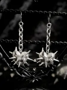 Gothic Punk Heart Spike Rivet Long Chain Pendant Earrings, Punk Style Earrings, Heart Shape Earrings, Unisex Hip Hop Party Trendy Jewelry, Zinc Alloy Drop Earrings, Dangling Earrings for All Seasons