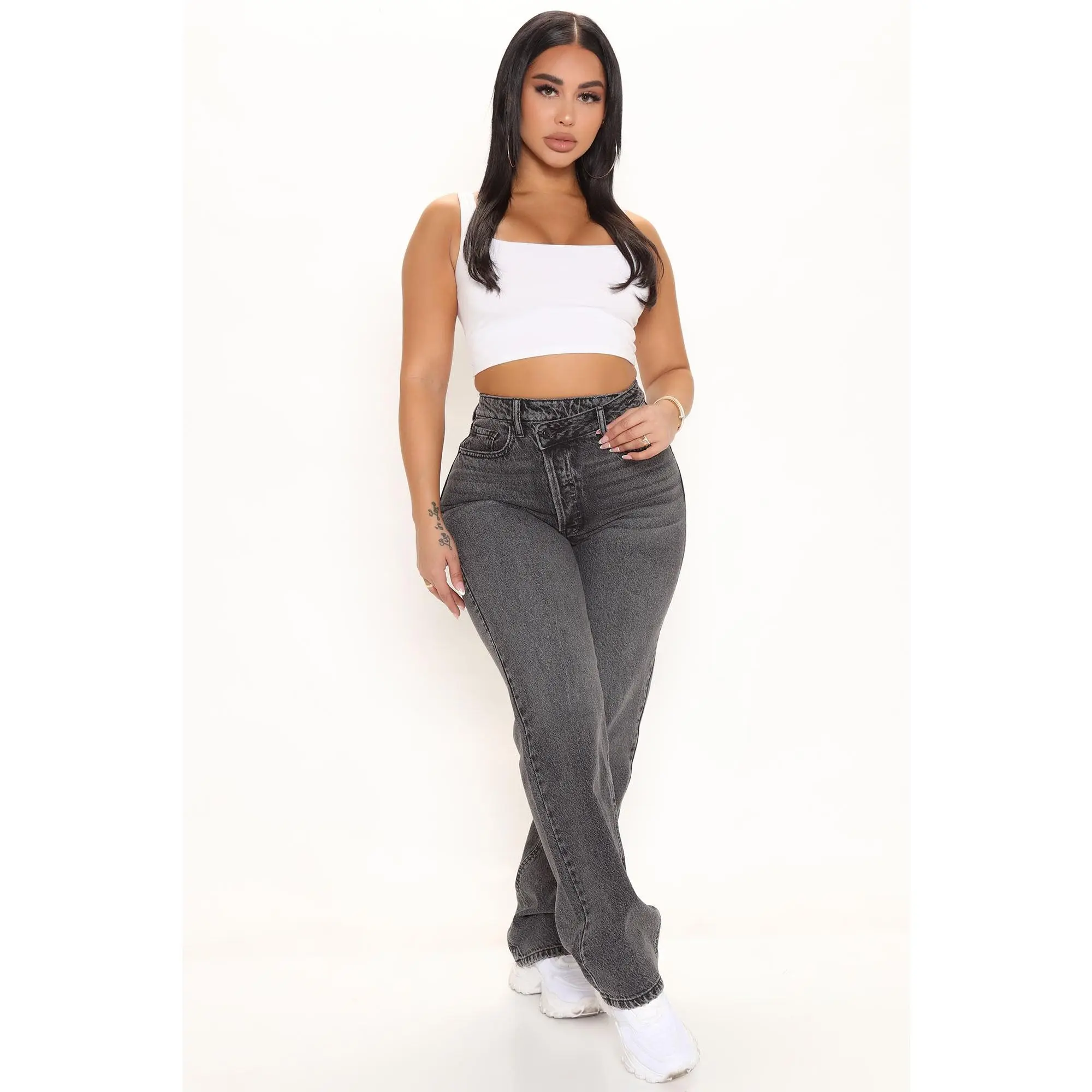 The Crossover Straight Leg Jeans - Black