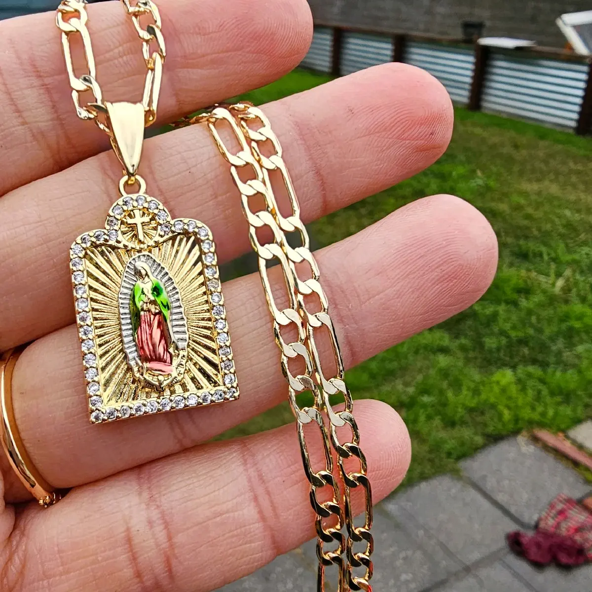 virgencita hermosa necklace